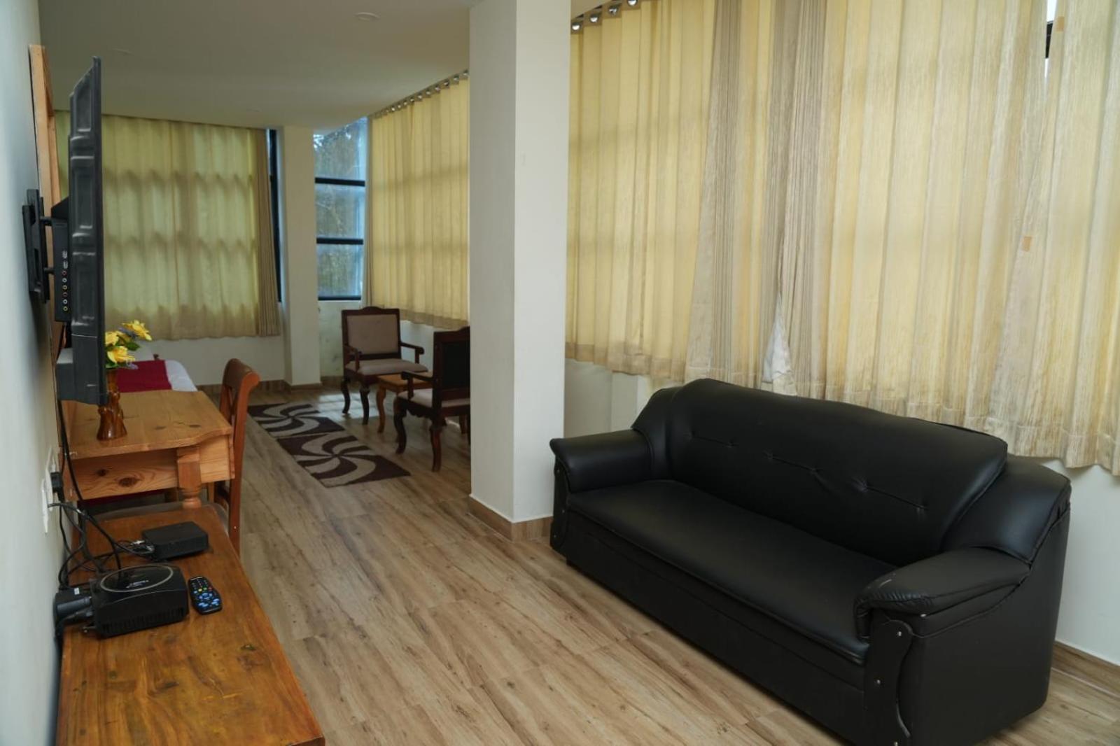 קודאיקנאל Vetrivel International By Brown Tree Resorts מראה חיצוני תמונה